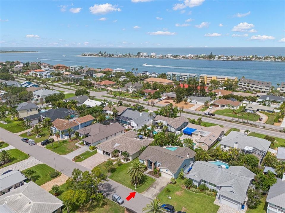 Active With Contract: $825,000 (3 beds, 2 baths, 2105 Square Feet)