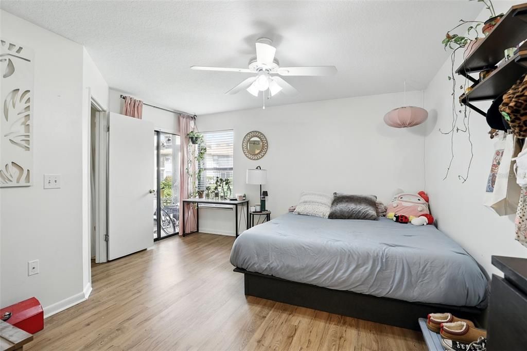 Activo con contrato: $182,900 (2 camas, 2 baños, 1000 Pies cuadrados)