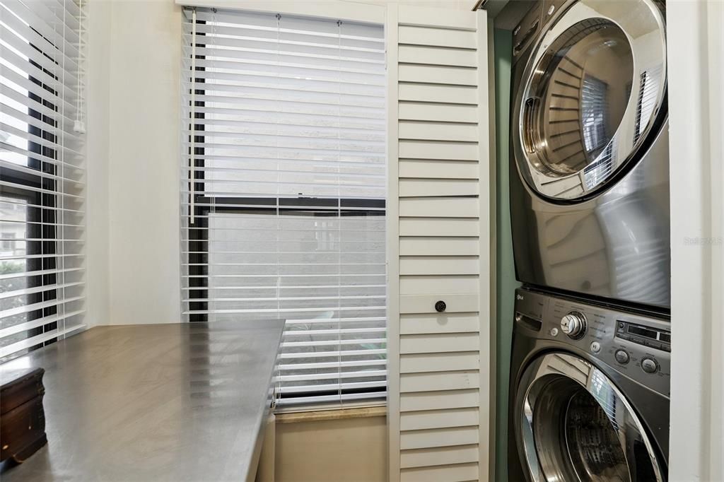 Activo con contrato: $182,900 (2 camas, 2 baños, 1000 Pies cuadrados)