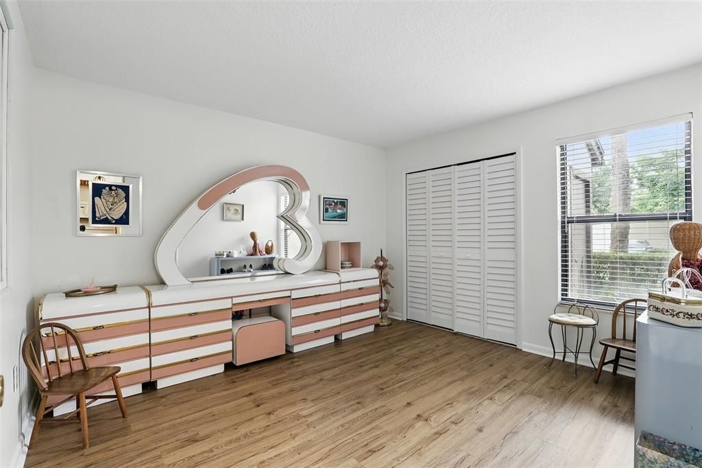 Activo con contrato: $182,900 (2 camas, 2 baños, 1000 Pies cuadrados)