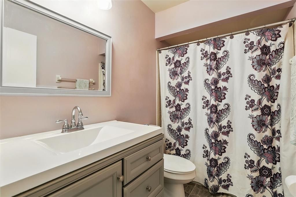 Activo con contrato: $182,900 (2 camas, 2 baños, 1000 Pies cuadrados)