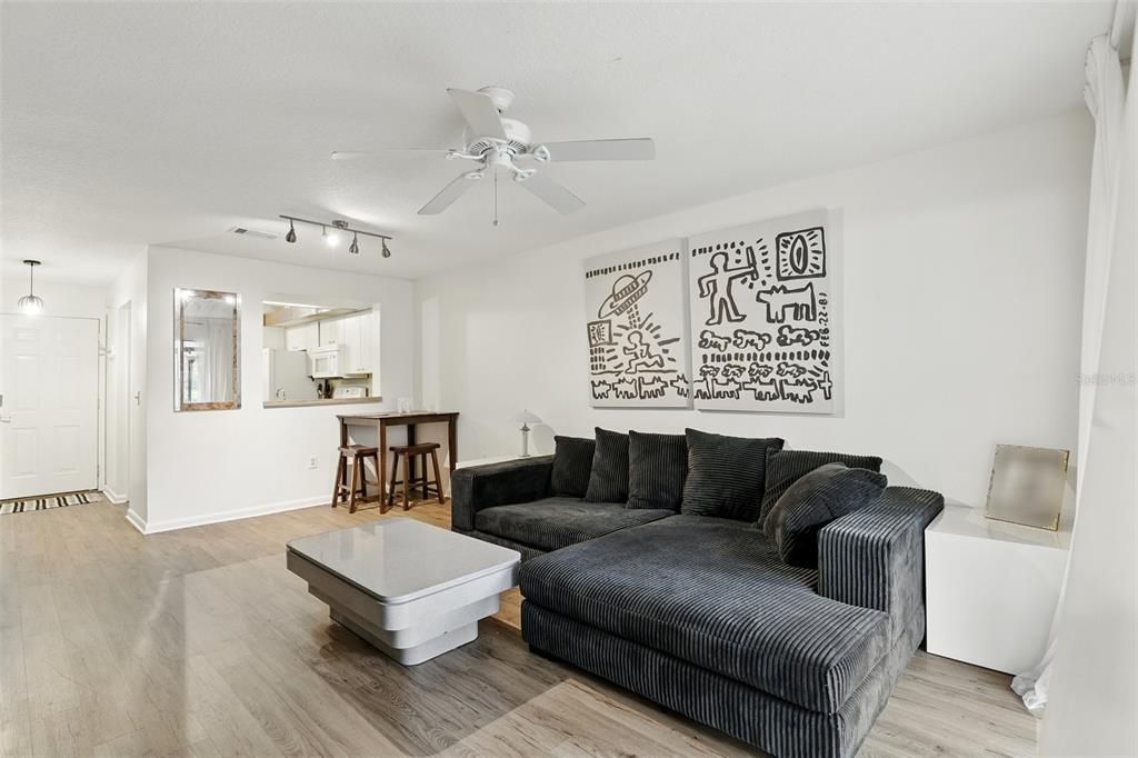 Activo con contrato: $182,900 (2 camas, 2 baños, 1000 Pies cuadrados)