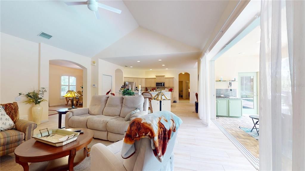 For Sale: $649,000 (4 beds, 3 baths, 2712 Square Feet)