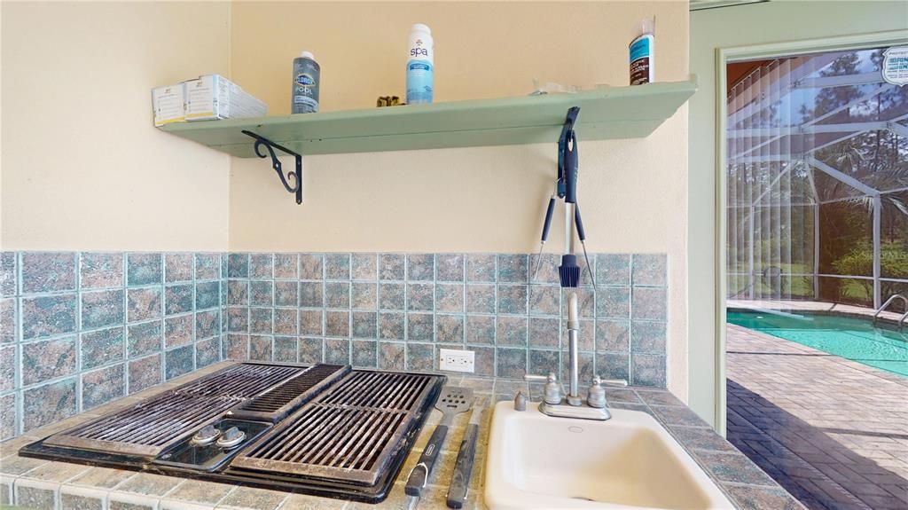 For Sale: $649,000 (4 beds, 3 baths, 2712 Square Feet)