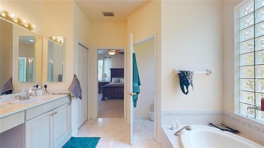 For Sale: $649,000 (4 beds, 3 baths, 2712 Square Feet)