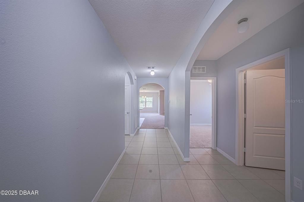 For Sale: $334,900 (3 beds, 2 baths, 1690 Square Feet)