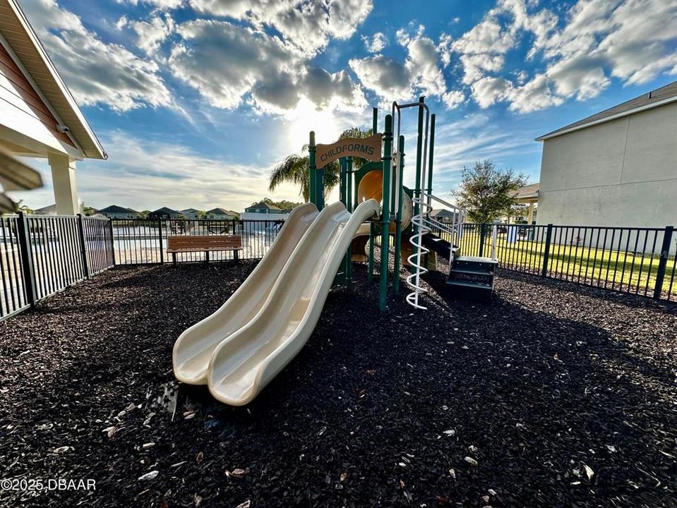 For Sale: $334,900 (3 beds, 2 baths, 1690 Square Feet)