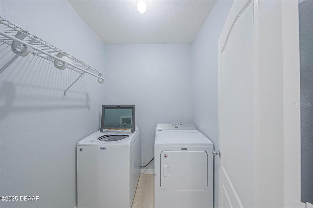 For Sale: $334,900 (3 beds, 2 baths, 1690 Square Feet)