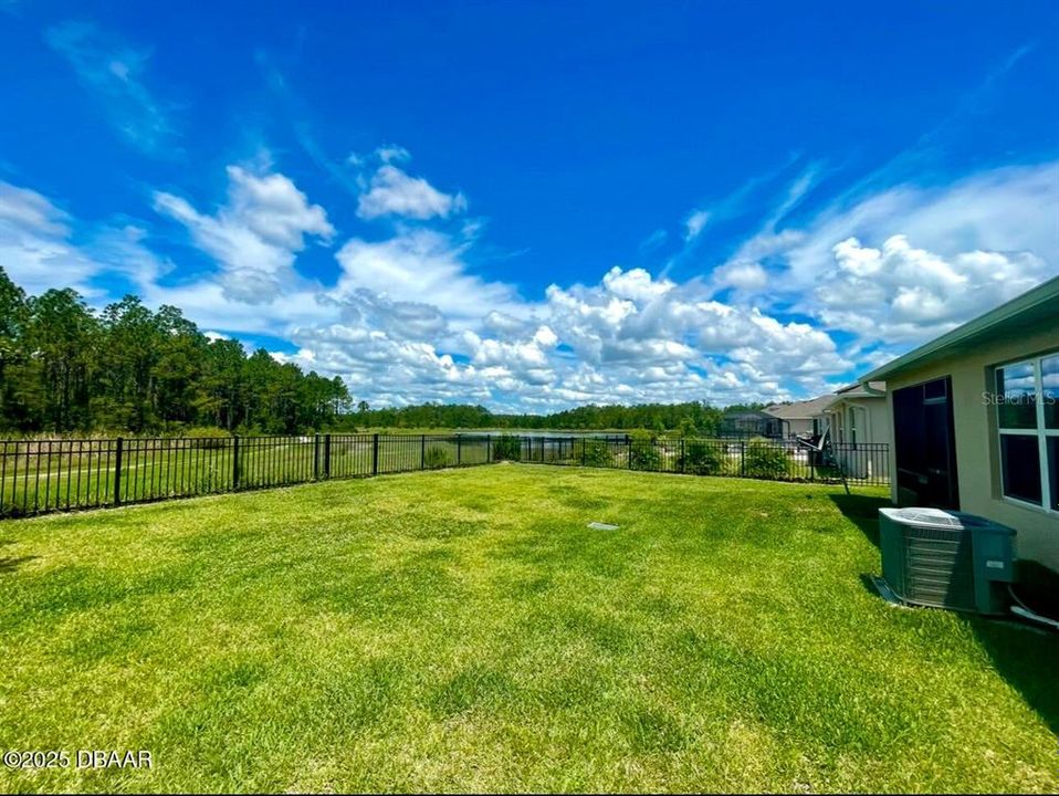 For Sale: $334,900 (3 beds, 2 baths, 1690 Square Feet)