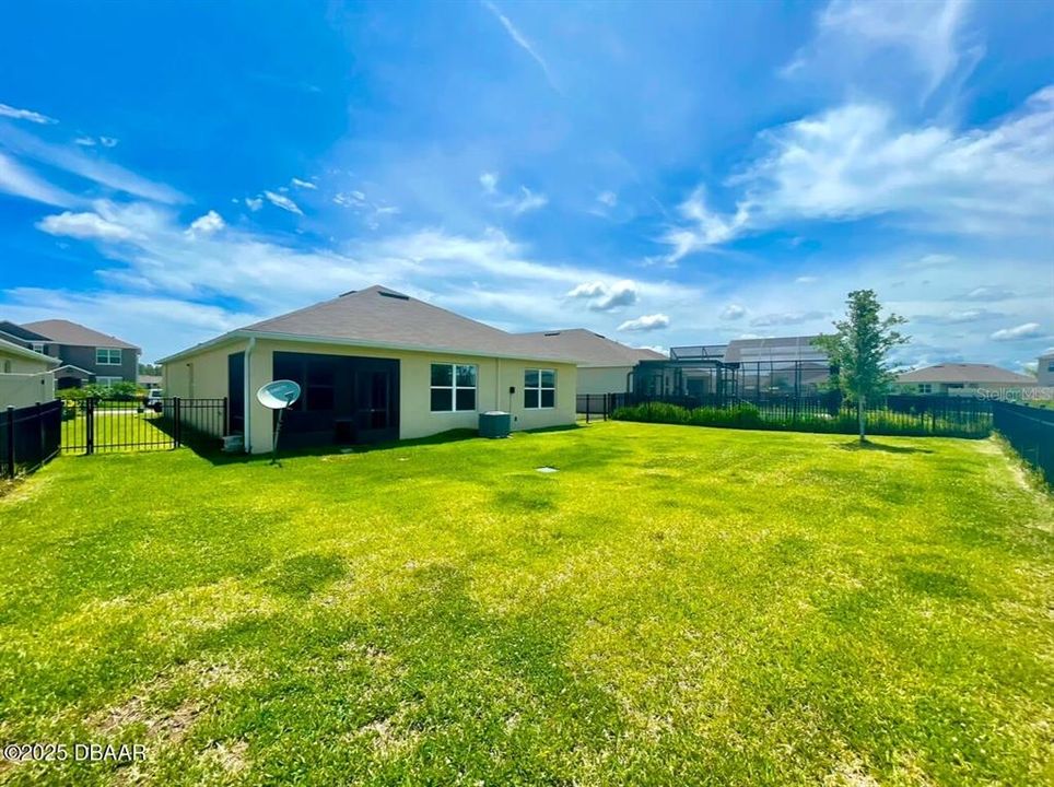 For Sale: $334,900 (3 beds, 2 baths, 1690 Square Feet)