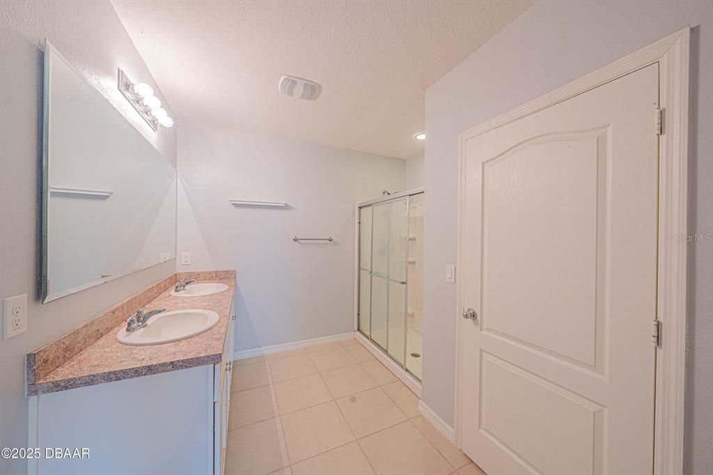 For Sale: $334,900 (3 beds, 2 baths, 1690 Square Feet)