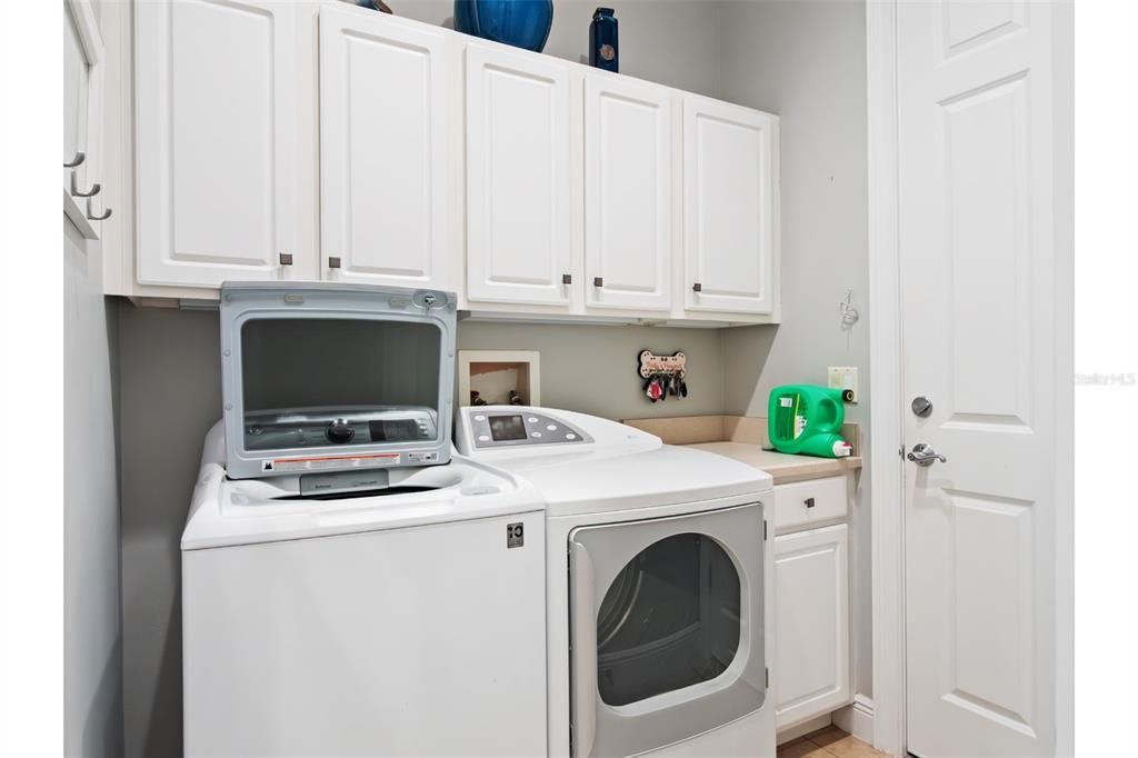 For Sale: $590,000 (4 beds, 3 baths, 2938 Square Feet)