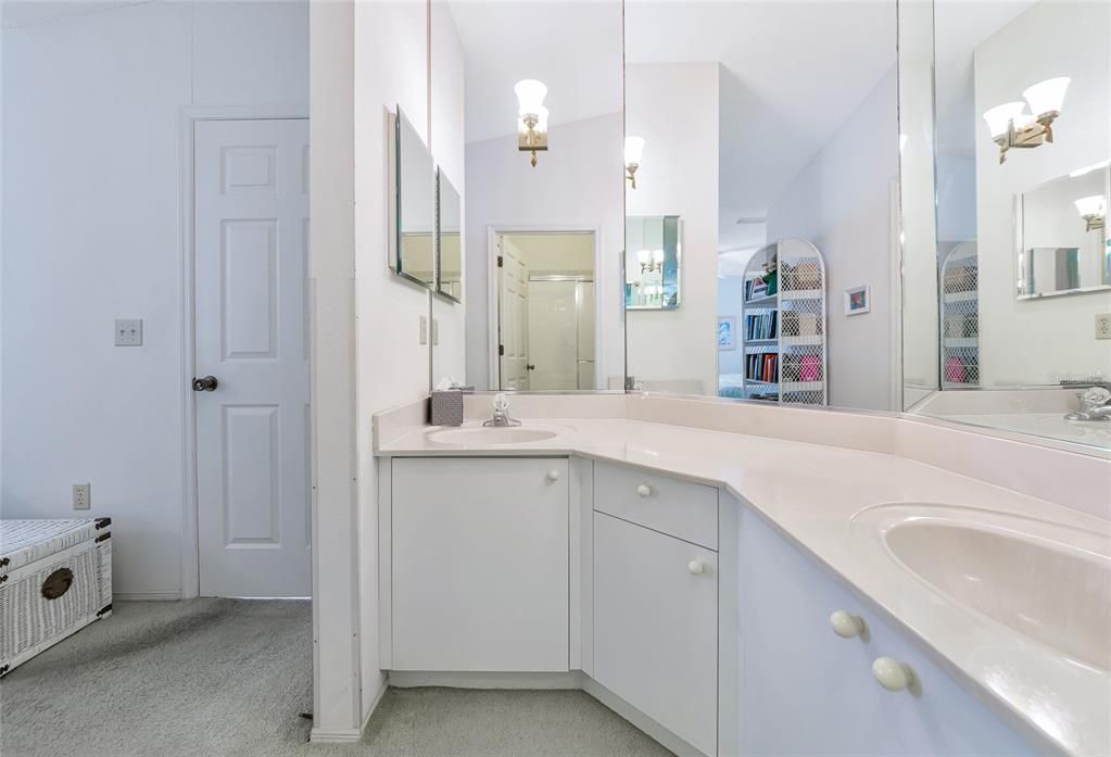 合同活跃: $339,000 (2 贝兹, 2 浴室, 1158 平方英尺)