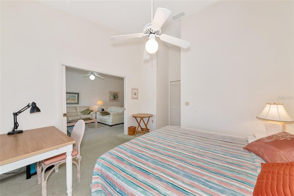 合同活跃: $339,000 (2 贝兹, 2 浴室, 1158 平方英尺)