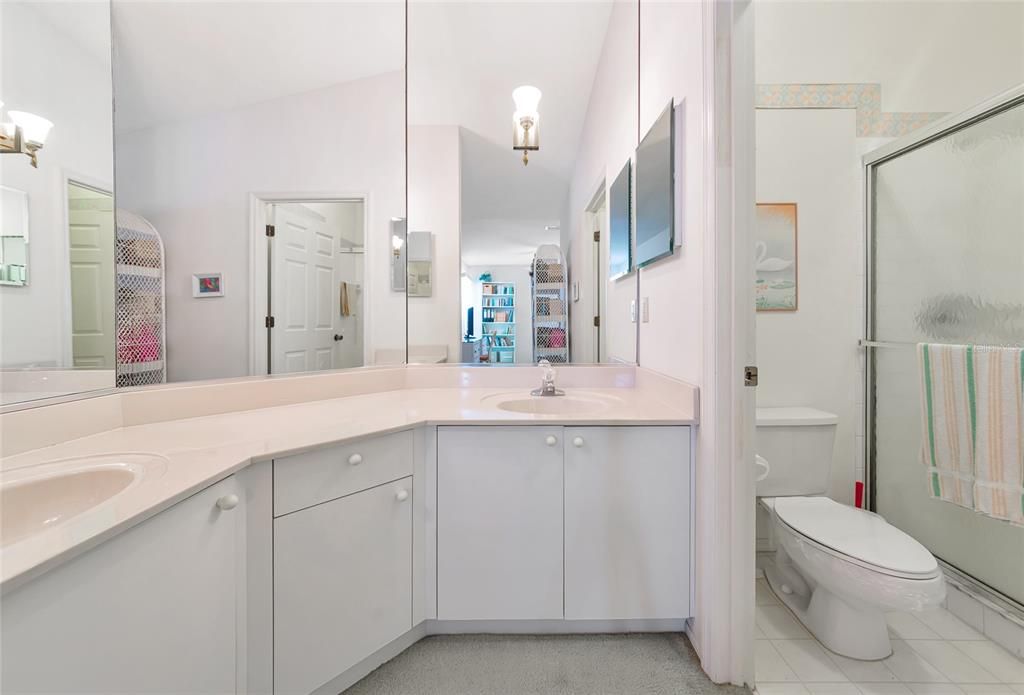 合同活跃: $339,000 (2 贝兹, 2 浴室, 1158 平方英尺)