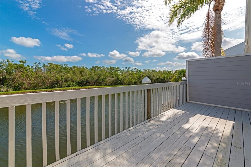 合同活跃: $339,000 (2 贝兹, 2 浴室, 1158 平方英尺)