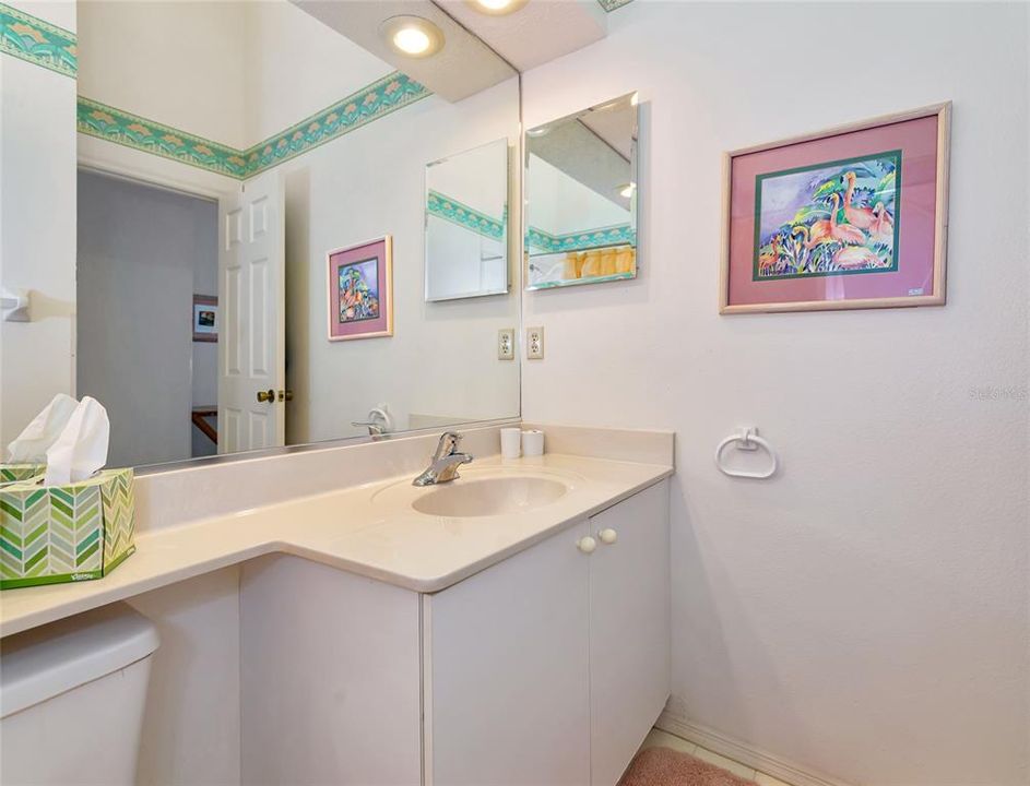 合同活跃: $339,000 (2 贝兹, 2 浴室, 1158 平方英尺)