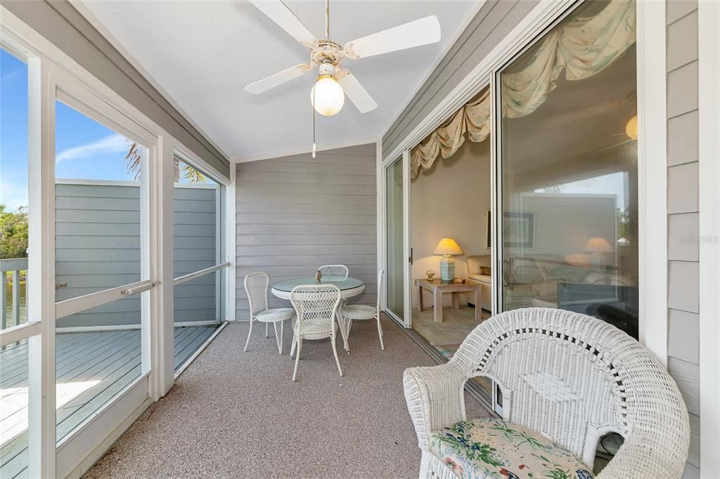 合同活跃: $339,000 (2 贝兹, 2 浴室, 1158 平方英尺)