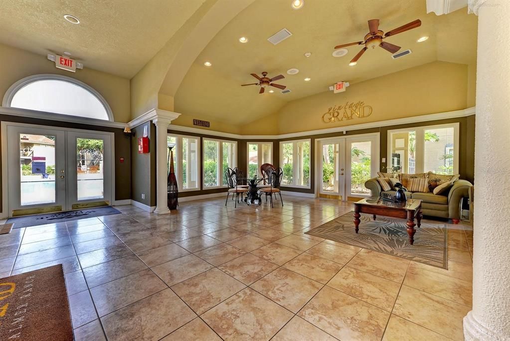 合同活跃: $219,000 (3 贝兹, 2 浴室, 1260 平方英尺)