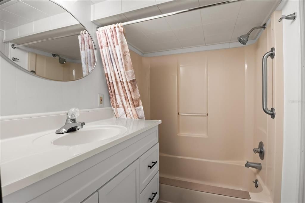 待售: $82,500 (2 贝兹, 2 浴室, 700 平方英尺)