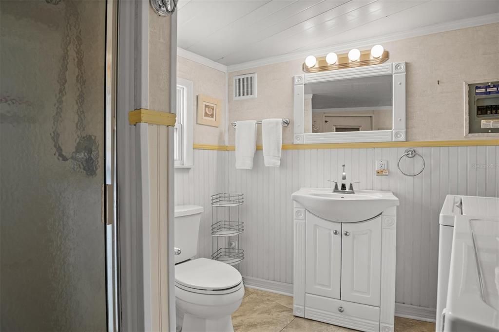 待售: $82,500 (2 贝兹, 2 浴室, 700 平方英尺)