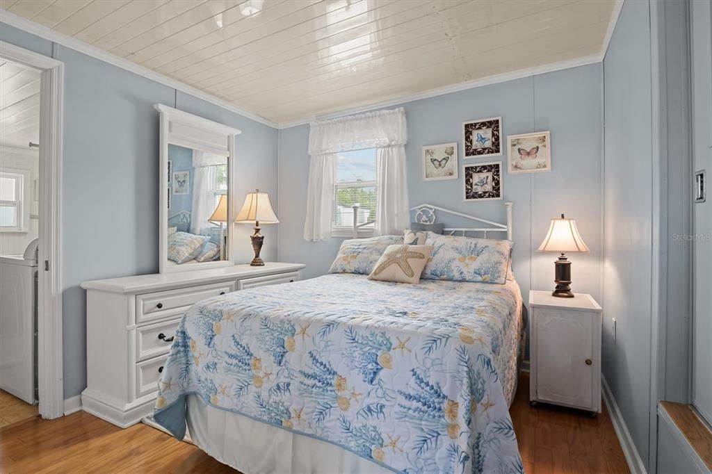 待售: $82,500 (2 贝兹, 2 浴室, 700 平方英尺)