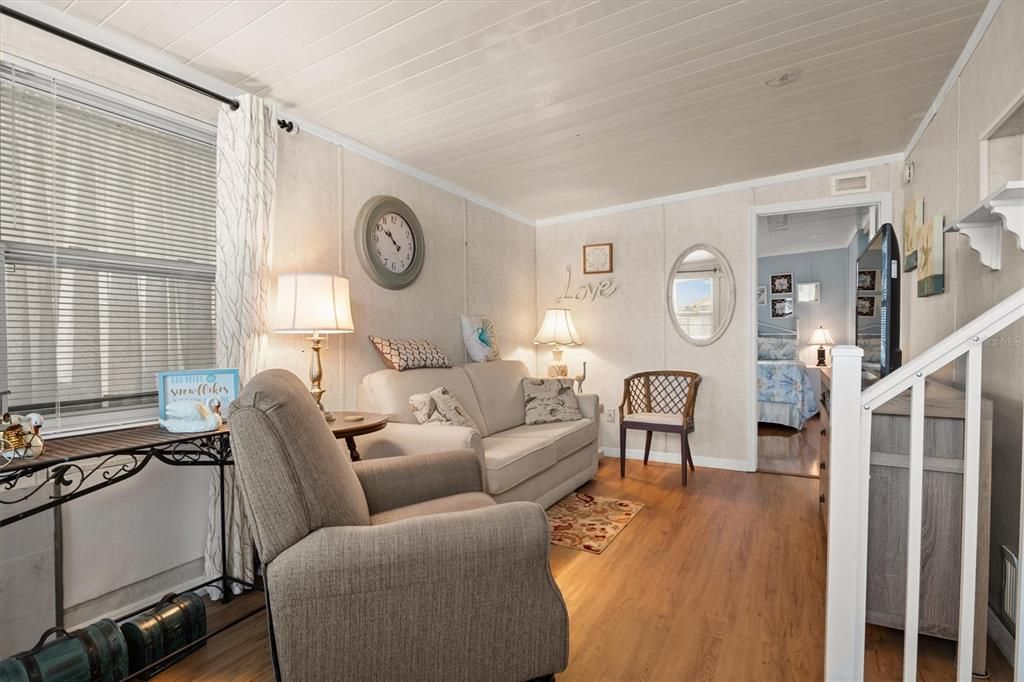 待售: $82,500 (2 贝兹, 2 浴室, 700 平方英尺)