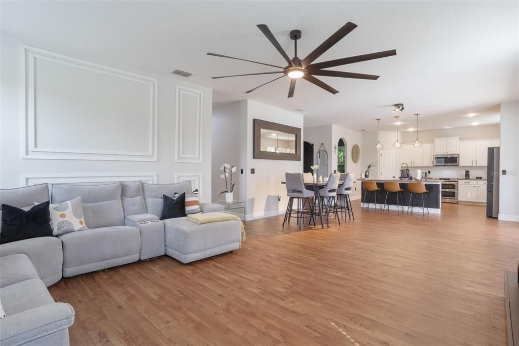 На продажу: $778,900 (5 спален, 4 ванн, 3856 Квадратных фут)