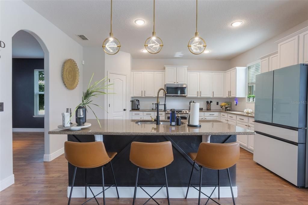 На продажу: $778,900 (5 спален, 4 ванн, 3856 Квадратных фут)