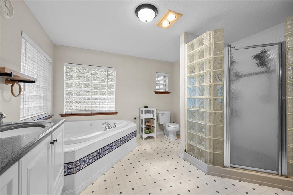 For Sale: $799,000 (4 beds, 3 baths, 3662 Square Feet)