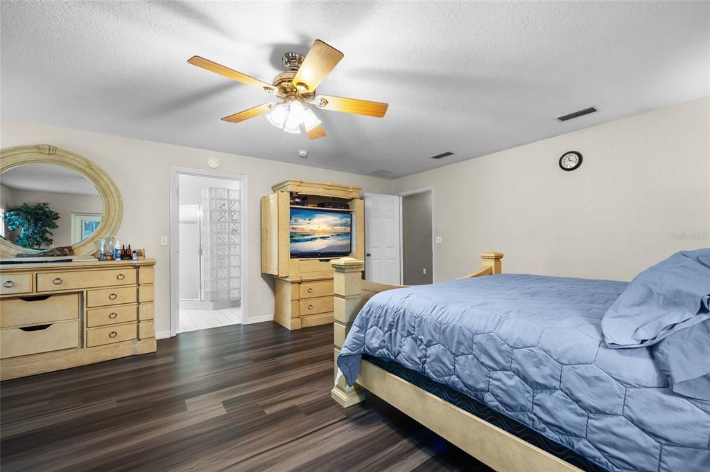 For Sale: $799,000 (4 beds, 3 baths, 3662 Square Feet)