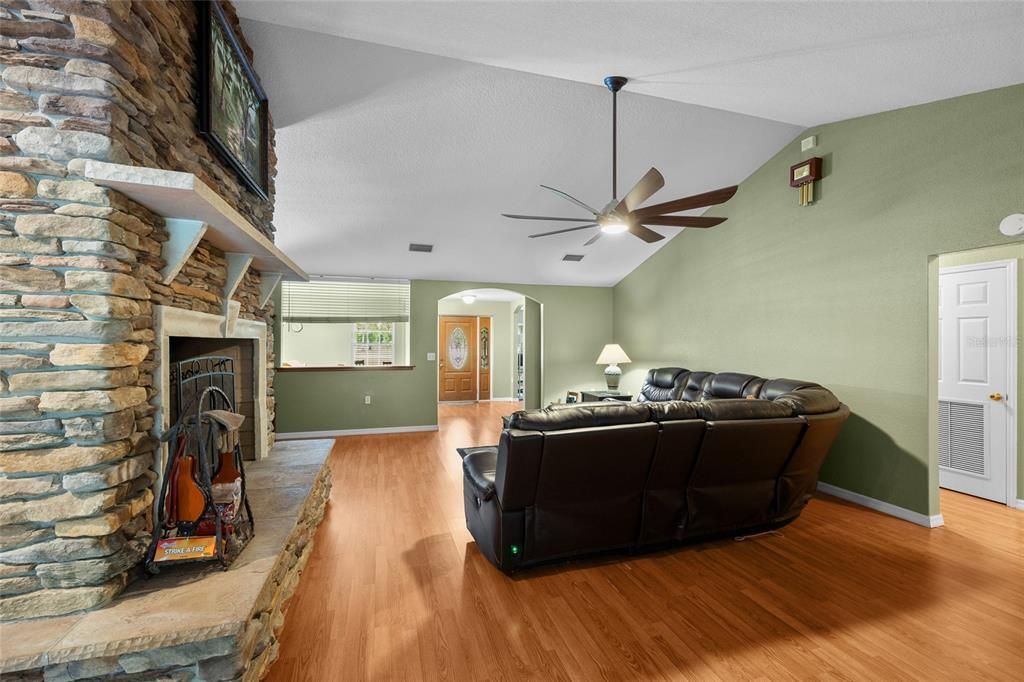 For Sale: $799,000 (4 beds, 3 baths, 3662 Square Feet)