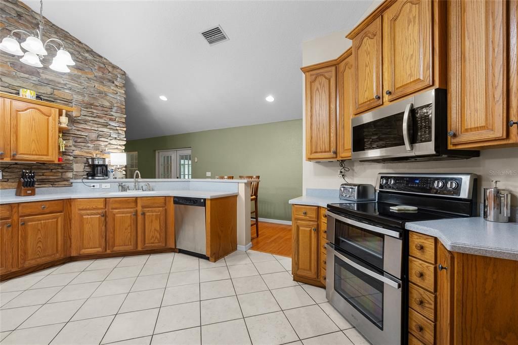 For Sale: $799,000 (4 beds, 3 baths, 3662 Square Feet)