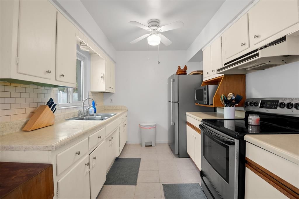 For Sale: $365,000 (3 beds, 1 baths, 1332 Square Feet)