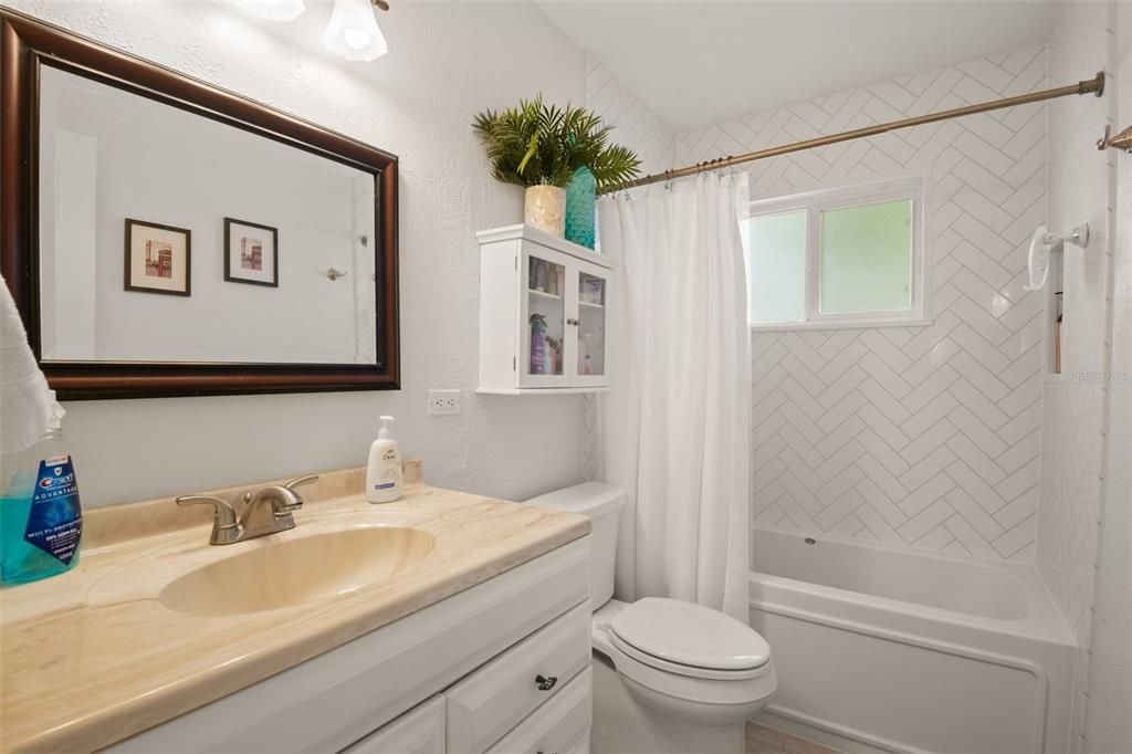 For Sale: $365,000 (3 beds, 1 baths, 1332 Square Feet)