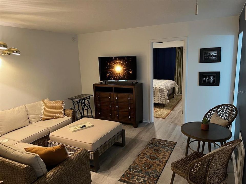 В аренду: $1,850 (2 спален, 1 ванн, 826 Квадратных фут)