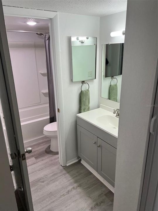 В аренду: $1,850 (2 спален, 1 ванн, 826 Квадратных фут)