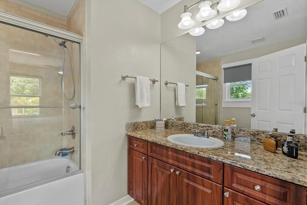 For Sale: $599,900 (2 beds, 2 baths, 1408 Square Feet)
