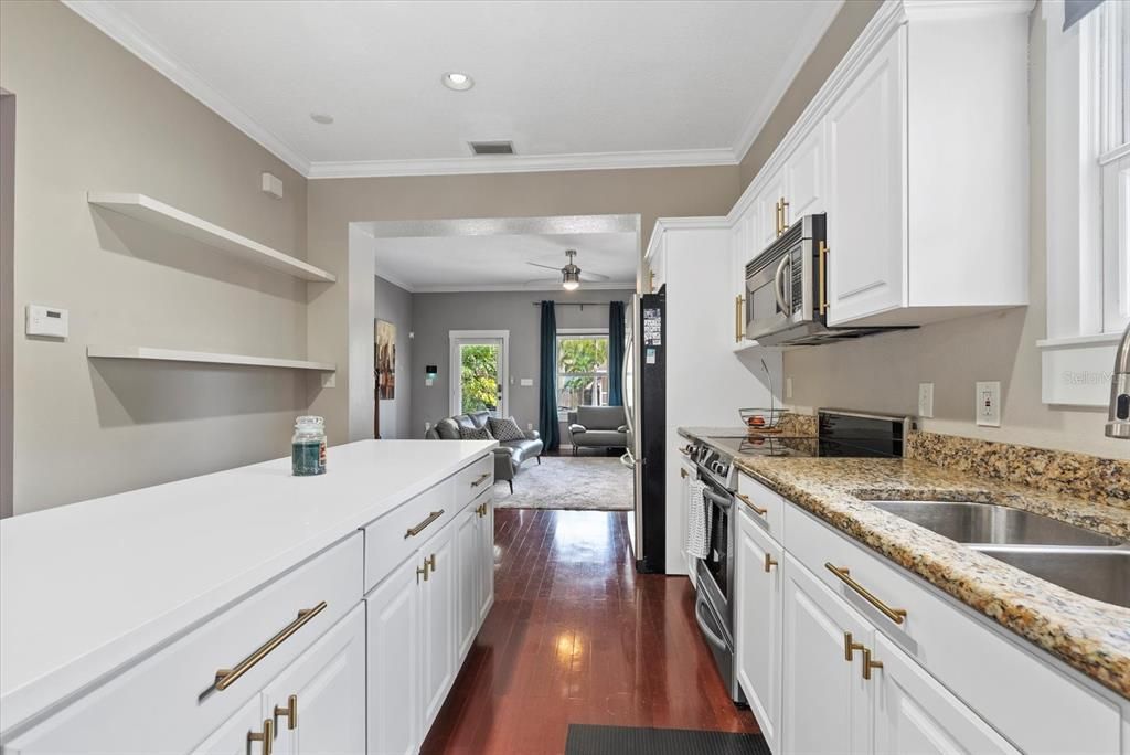 For Sale: $599,900 (2 beds, 2 baths, 1408 Square Feet)