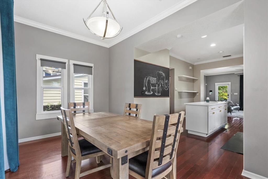For Sale: $599,900 (2 beds, 2 baths, 1408 Square Feet)