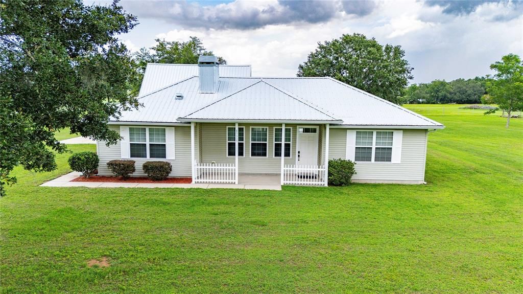 Front view of home