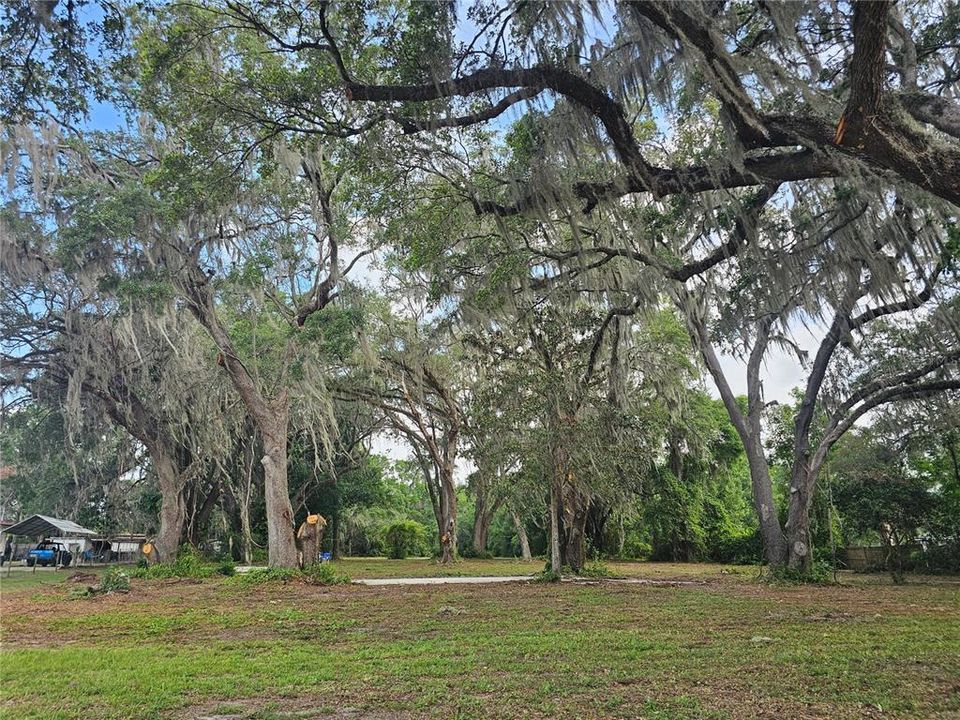 На продажу: $214,900 (2.09 acres)