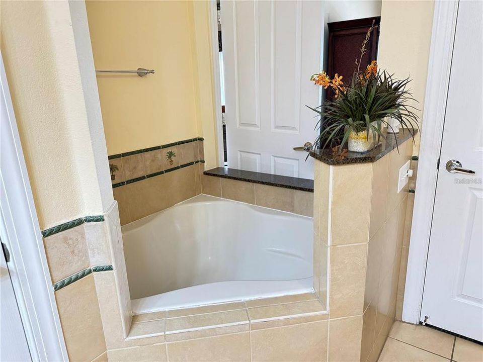 待售: $299,000 (3 贝兹, 2 浴室, 1344 平方英尺)