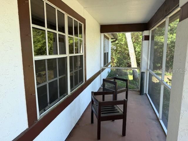 Под контрактом: $335,000 (2 спален, 2 ванн, 988 Квадратных фут)