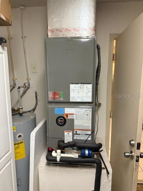 Под контрактом: $335,000 (2 спален, 2 ванн, 988 Квадратных фут)