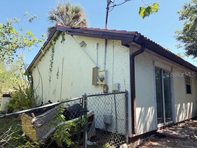 Под контрактом: $335,000 (2 спален, 2 ванн, 988 Квадратных фут)