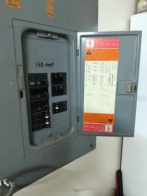 Под контрактом: $335,000 (2 спален, 2 ванн, 988 Квадратных фут)