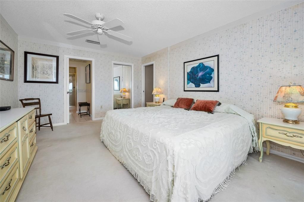 На продажу: $299,900 (1 спален, 2 ванн, 1050 Квадратных фут)