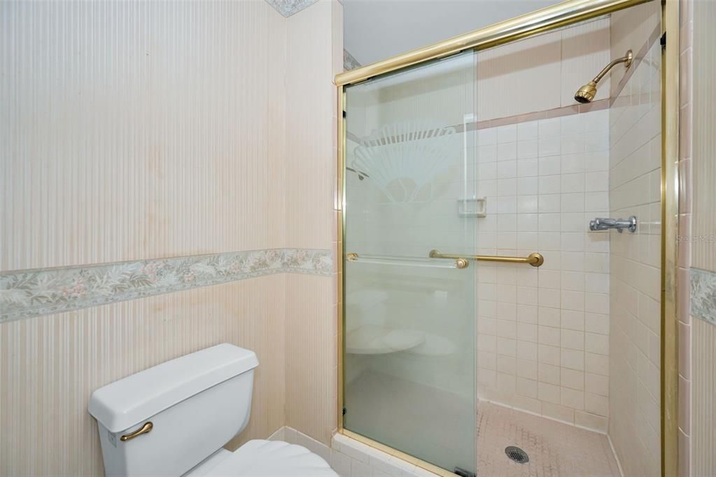 На продажу: $299,900 (1 спален, 2 ванн, 1050 Квадратных фут)