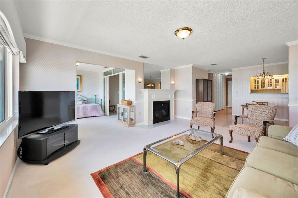 На продажу: $299,900 (1 спален, 2 ванн, 1050 Квадратных фут)